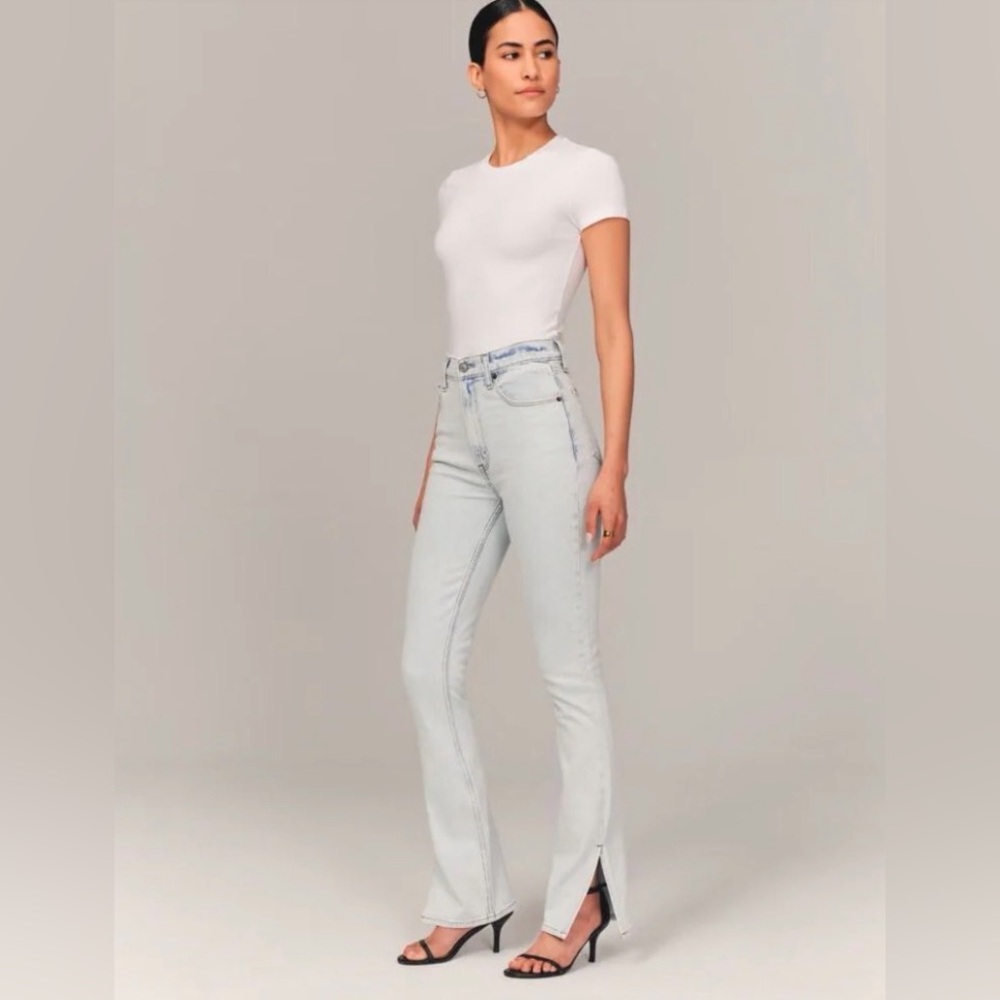 ABERCROMBIE & FITCH Women’s Curve Love Ultra High Rise Straight Jean NWT 27